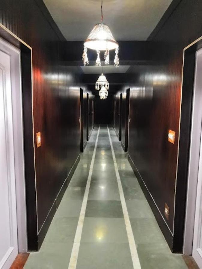 Hotel International Srinagar Exterior foto