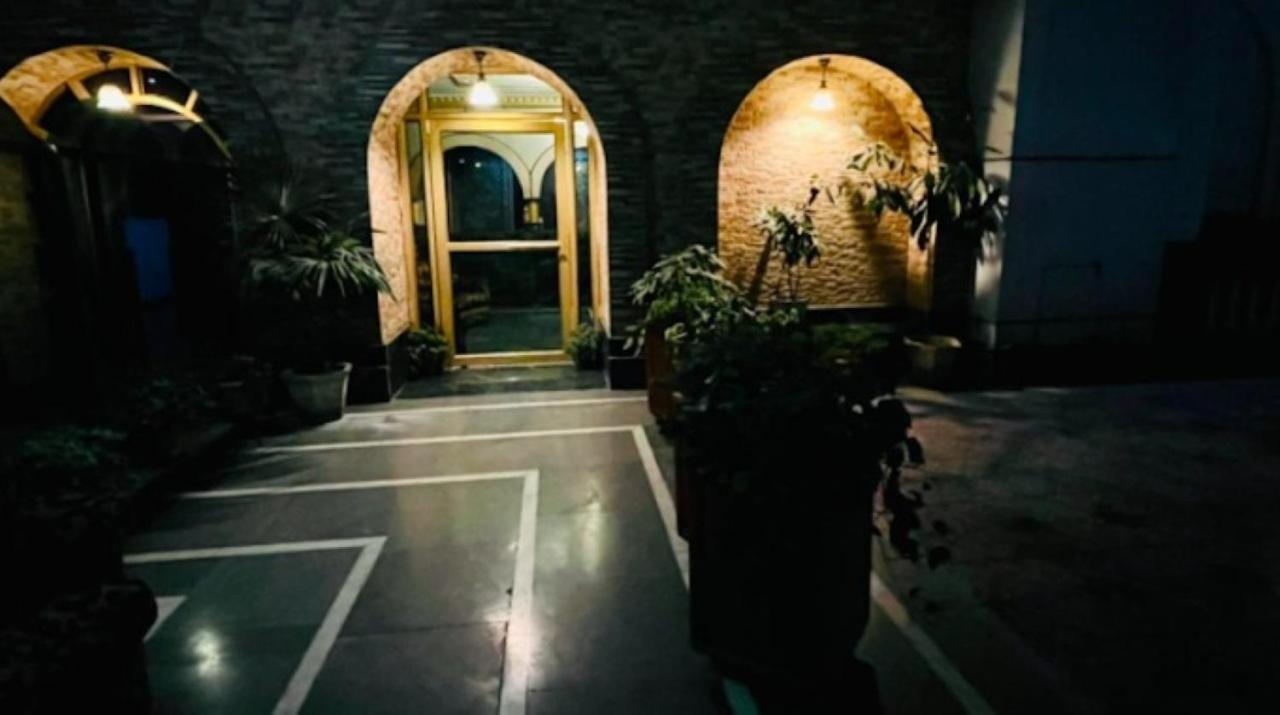 Hotel International Srinagar Exterior foto